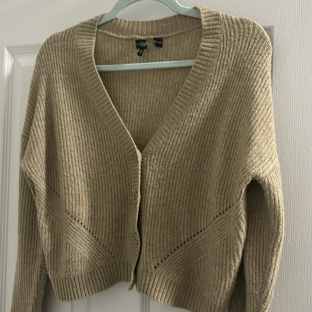 Cardigan sweater v neckline